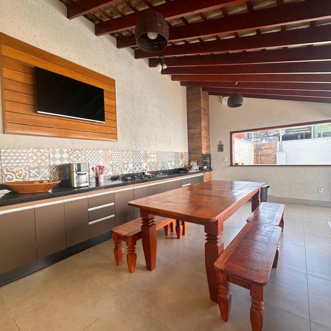 0faa7063-bf74-4b4e-b194-07037c4d5397