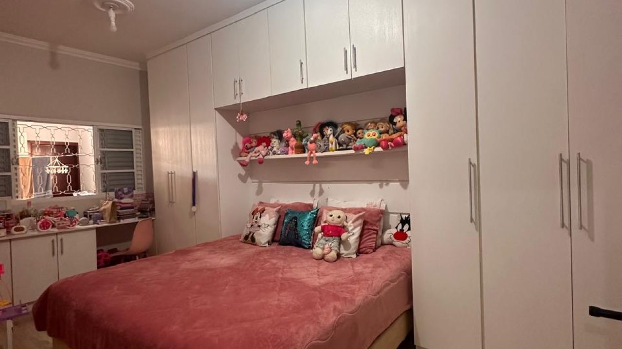 766e916f-c6cb-45c3-b414-ad42067fb037